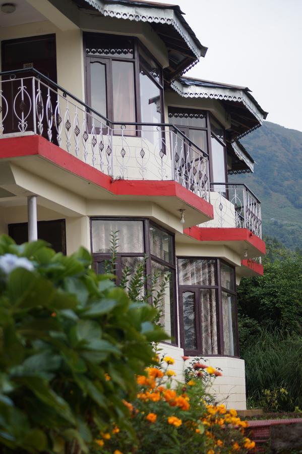 Hotel Shivalay Дармсала Экстерьер фото